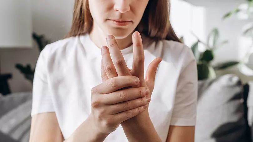 Plötzlich Stechender Schmerz Im Mittelfinger www.ptaheute.de